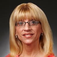 portrait of Barbara Psaras Lucente, LCSW